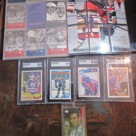 Wayne Gretzky Career Collection with Autograph inc Graded and Non-Graded Rare - Picture 1 of 10